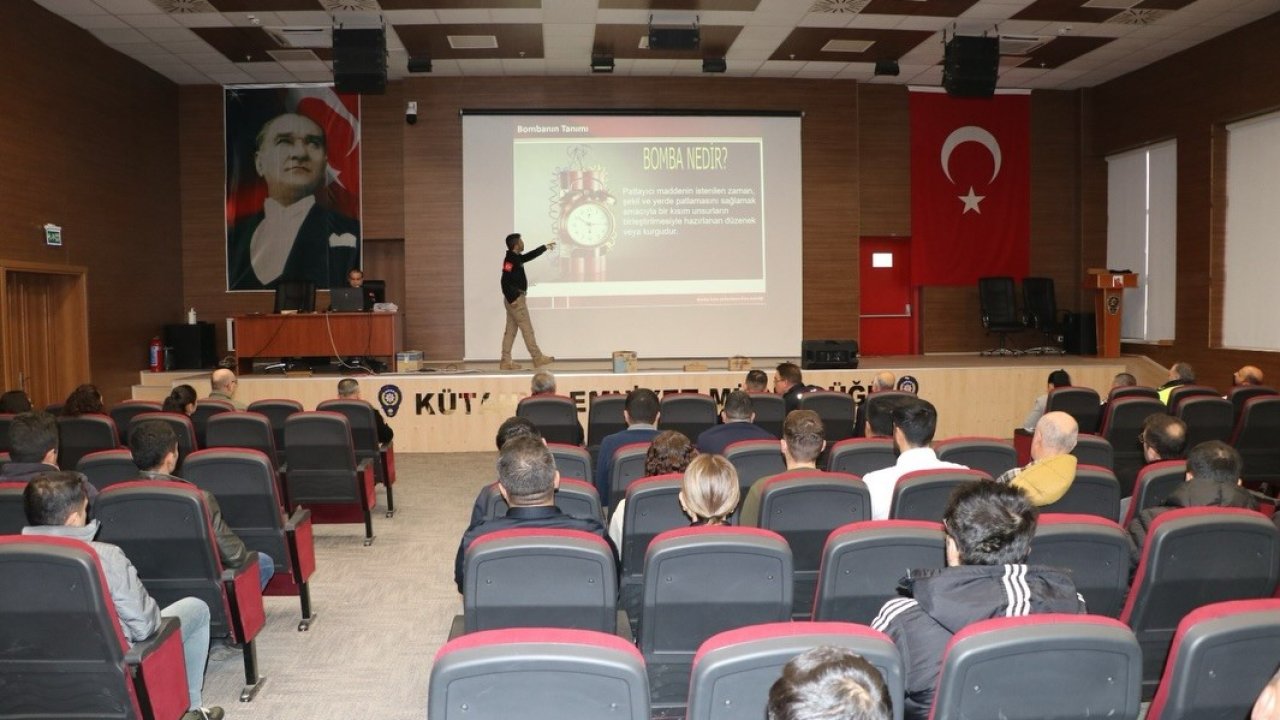 Kütahya’da emniyet personeline, "İntihar saldırılarının tespiti ve alınacak önlemler" konulu seminer