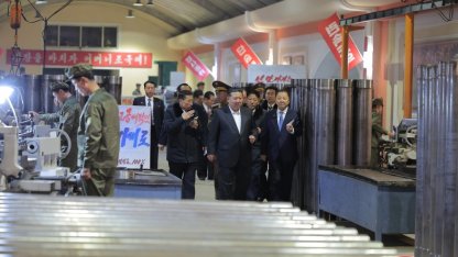 Kuzey Kore lideri Kim, füze ve top mermisi üretimini artırma talimatı verdi