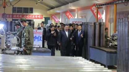 Kuzey Kore lideri Kim, füze ve top mermisi üretimini artırma talimatı verdi