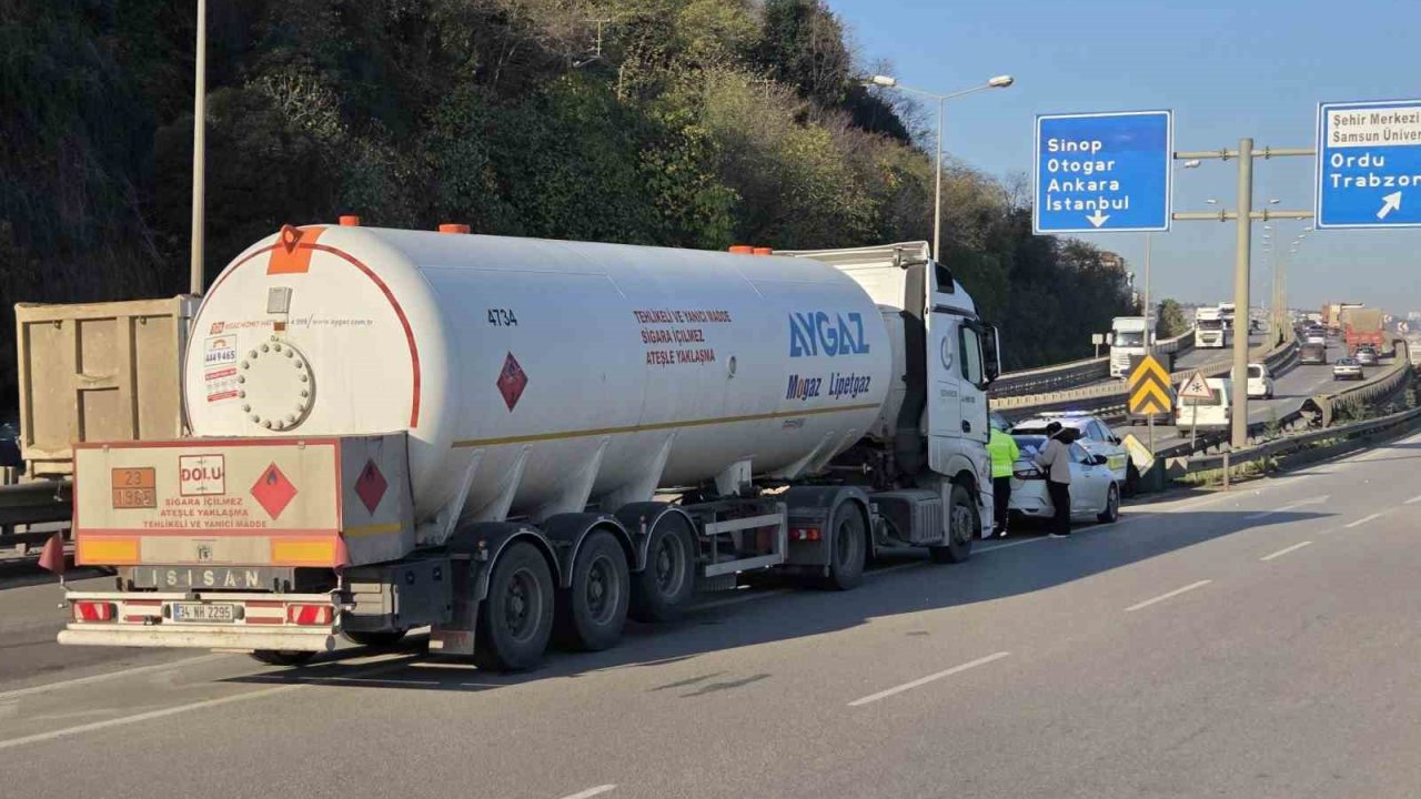LPG yüklü tanker otomobile çarptı, facianın eşiğinden dönüldü