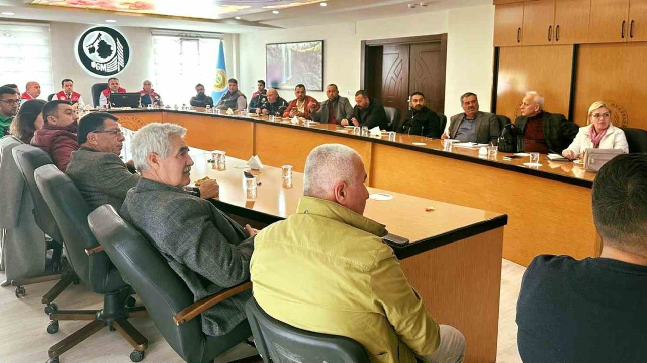 Mersin’de zeytinyağı ve sofralık zeytin üretimi bilgilendirme toplantısı