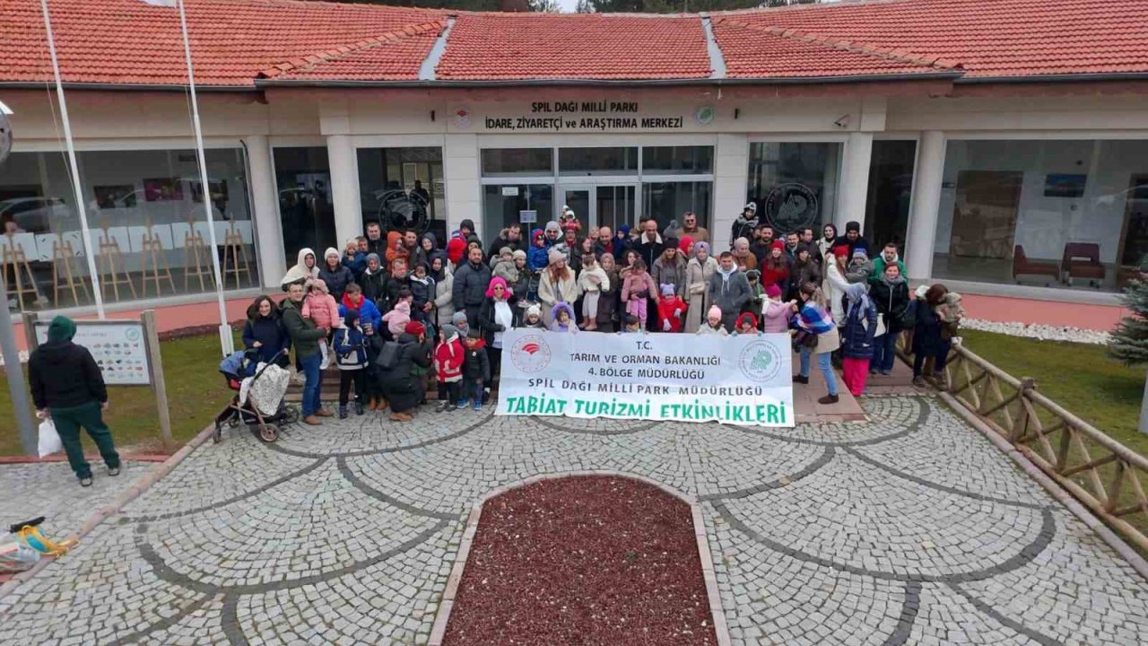 Minikler Spil Dağı’nda doğayla buluştu