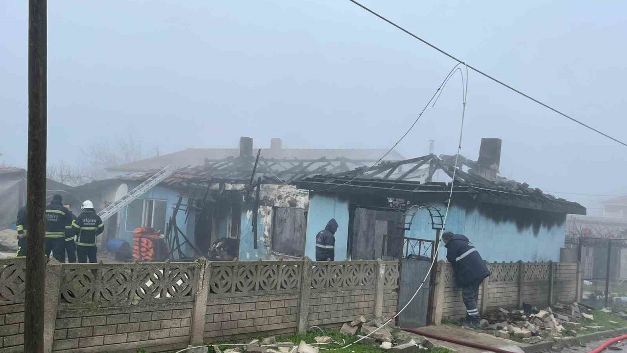 Muratlı’da ev yangını: 1 kişi dumandan etkilendi