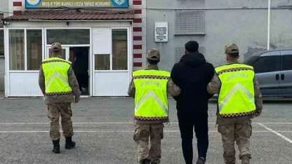 Muş’ta dolandırıcılık suçundan aranan şahıs yakalandı