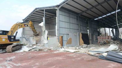 Nilüfer’de 2 kaçak yapı yıkıldı