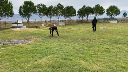 Osmaniye’de gençlerden örnek davranış: Bayrak yenilendi, çeşmeler onarıldı