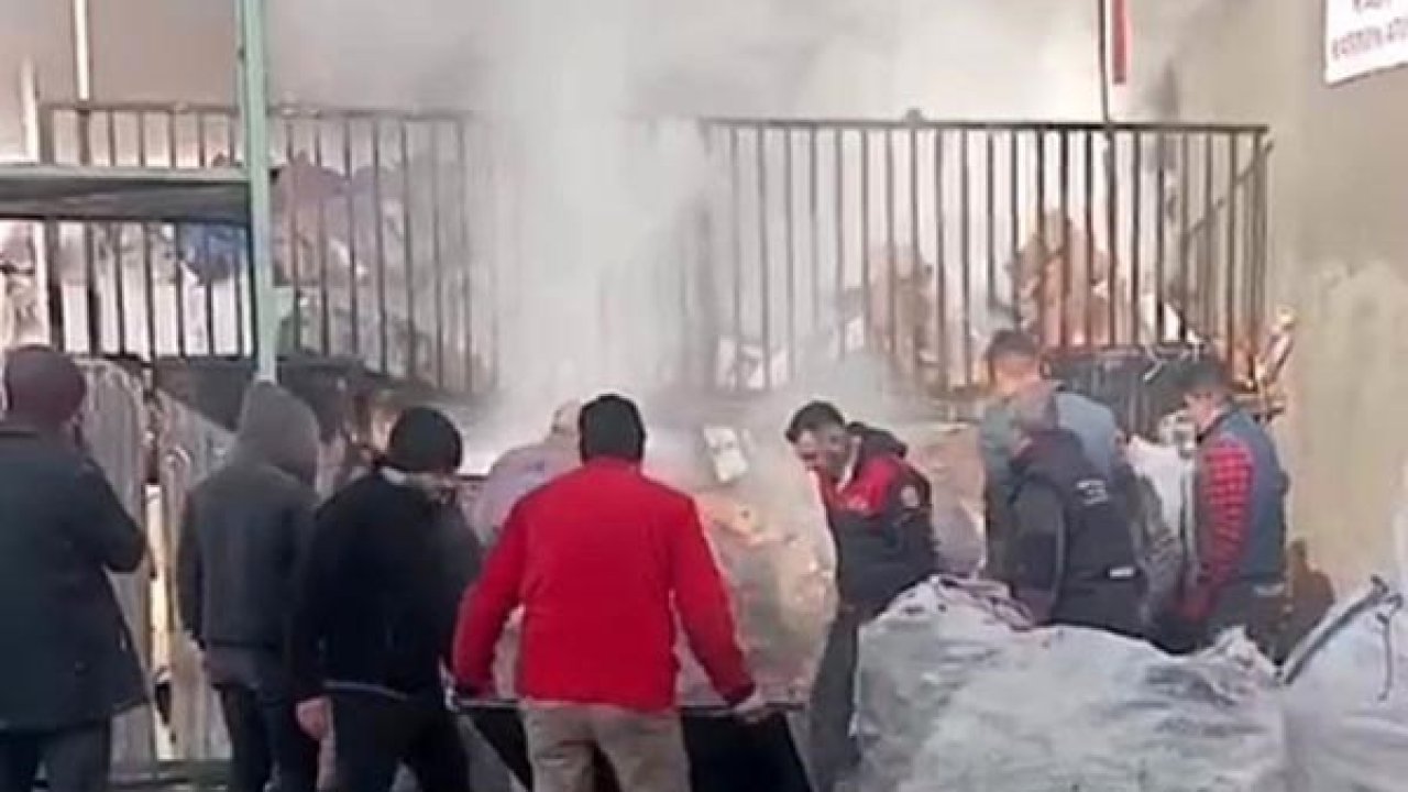 Osmaniye’de geri dönüşüm tesisinde yangın korkuttu