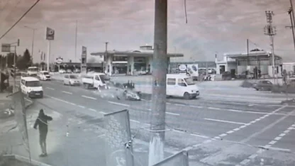 Otomobil ile elektrikli bisiklet çarpıştı: 1 ölü