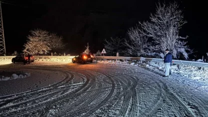 Oylat Kaplıcaları yolu kar nedeniyle kapandı