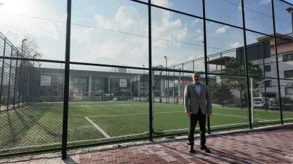 Pamukkale Belediyesi mahalle gençlerinin kullandığı halı sahayı ücretli yaptı