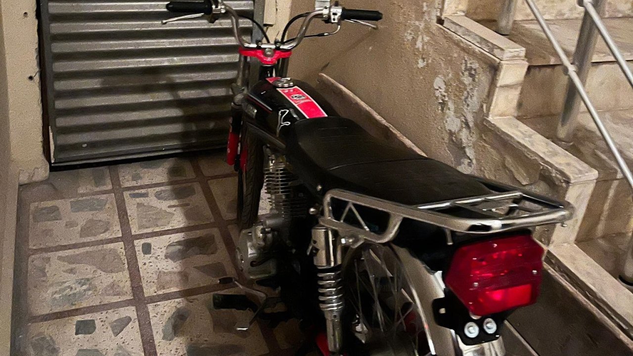 Park halindeki motosiklet çalındı