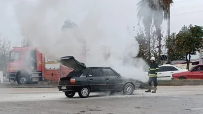 Park halindeki otomobilde yangın çıktı