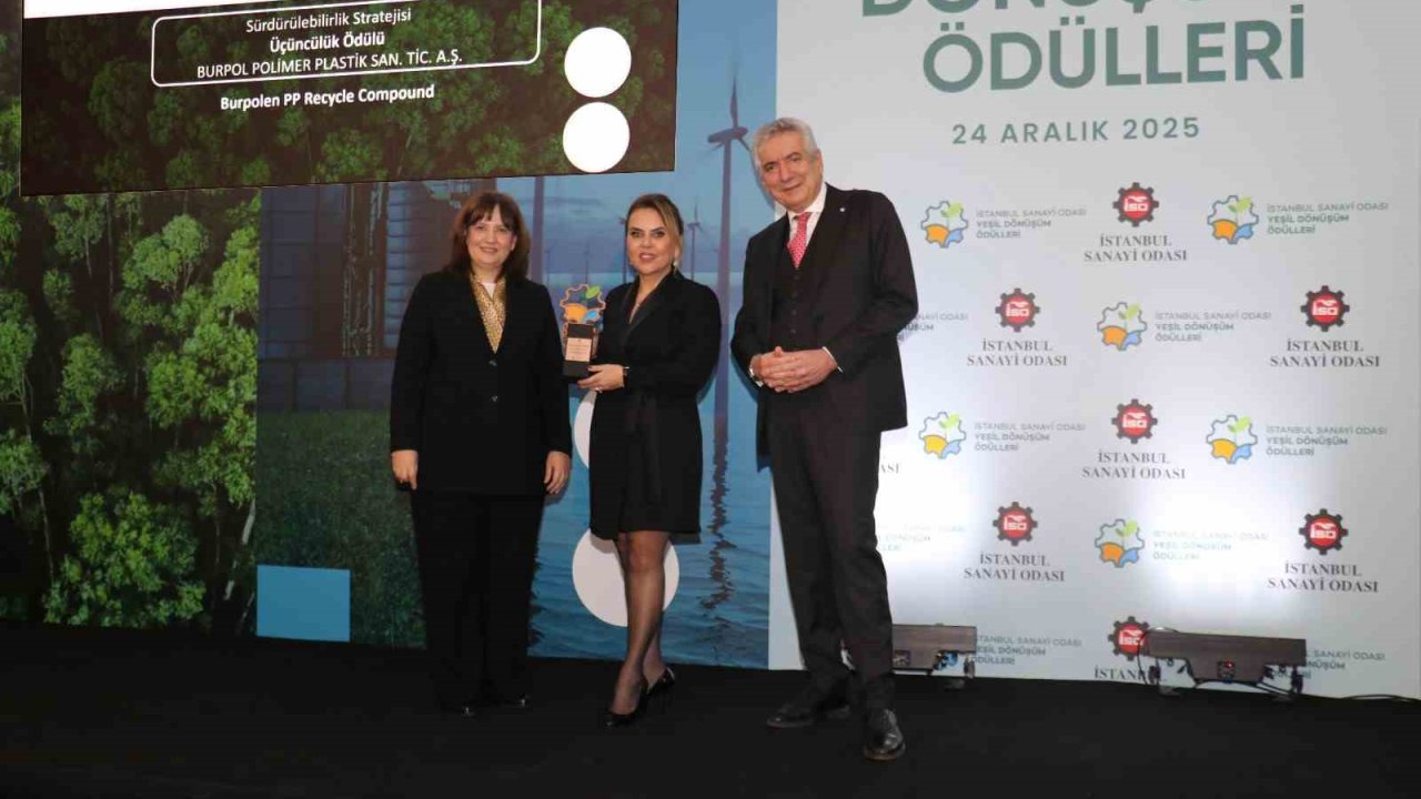 Plastik atıkları doğaya zarar vermeden dönüştürdüler, ödülü kazandılar