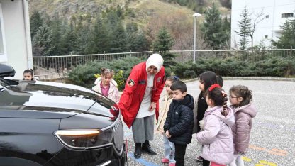 Pursaklar’da Yerli Malı Haftası kapsamında öğrencilere Togg tanıtıldı