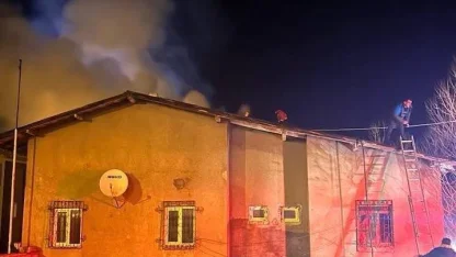Refahiye’de köy konağı eklentisinde yangın