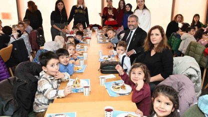 Rektör Adıgüzel, Kreş ve Gündüz Bakımevi’nin ’Bir Yaş Daha Büyüyorum’ etkinliğine katıldı