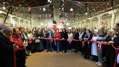 Rengarenk el emeği ürünlerle yeni yıl coşkusu başladı