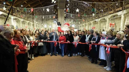 Rengarenk el emeği ürünlerle yeni yıl coşkusu başladı
