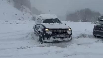 Sakarya’da kar mesaisi: Kimi yolda kaldı, kimi keyfini çıkardı