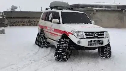 Şanlıurfa’da hastalar paletli ambulanslarla hastaneye ulaştırıldı