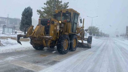 Şanlıurfa’da karla mücadele sürüyor