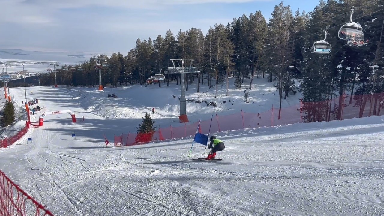 Sarıkamış’ta ’Uluslararası FIS Sarıkamış CUP’ heyecanı sürüyor