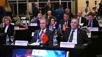 Seçer: "Demokrasi bir miras değil, emek isteyen canlı bir süreçtir"