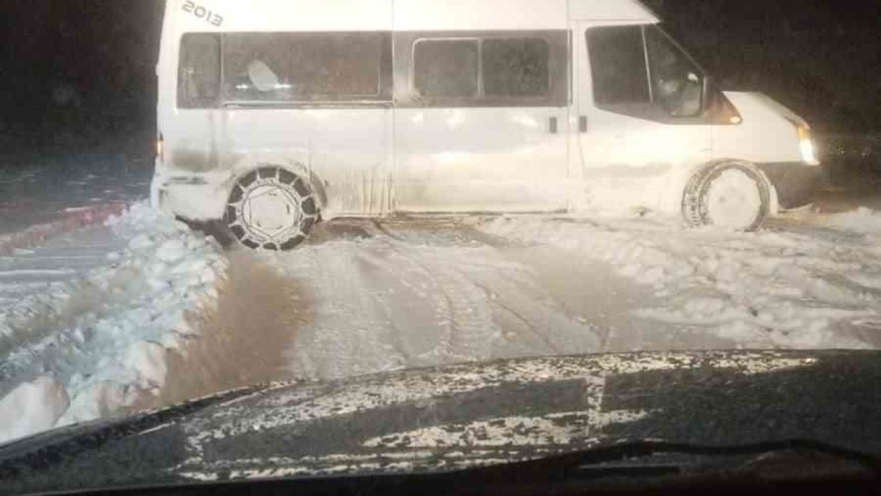 Siirt’te mahsur kalan 22 vatandaş, 3 saatlik çalışmanın ardından kurtarıldı