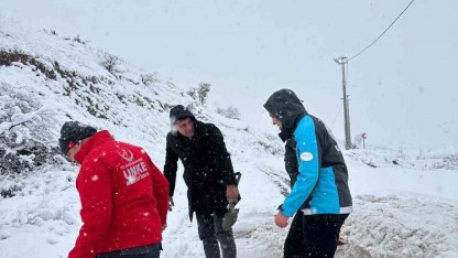 Siirt’te mahsur kalan diyaliz hastası kurtarıldı
