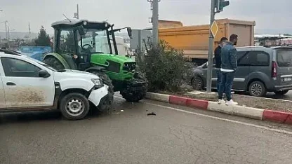 Siirt’te traktörle otomobil çarpıştı