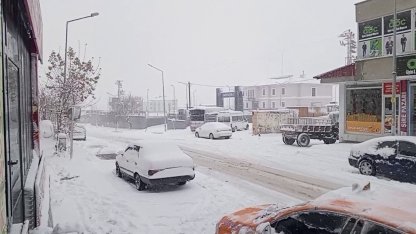 Sincik’te kar yağışı ilçeyi beyaza bürüdü