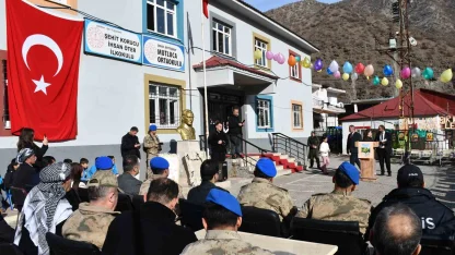 Şırnaklı öğrenciler köyde kitap yazıp imza günü etkinliği düzenledi