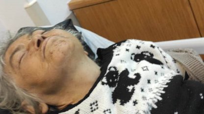 Sultangazi’de 75 yaşındaki diyaliz hastası kadının, araçtan inerken düşürüldüğü iddiası