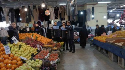 Sultangazi’de zabıta ekiplerinden pazarlarda denetim