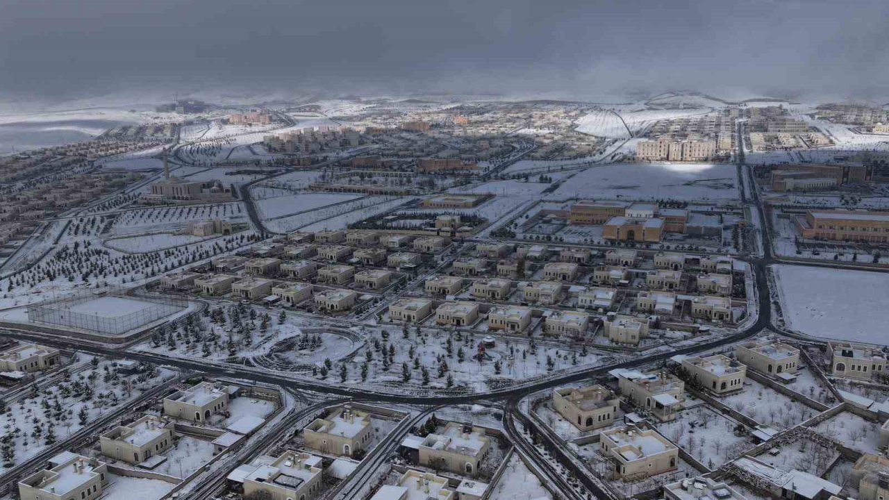 Tarihi Hasankeyf’te kar manzaraları