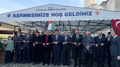 Tarsus’ta Gazze’ye destek amaçlı hayır çarşısı kuruldu