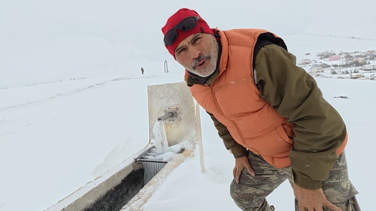 Tokat’ta eksi 10 derece çeşmeyi dondurdu