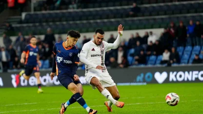 Trendyol Süper Lig: RAMS Başakşehir: 2 - Gaziantep FK: 1 (İlk yarı)