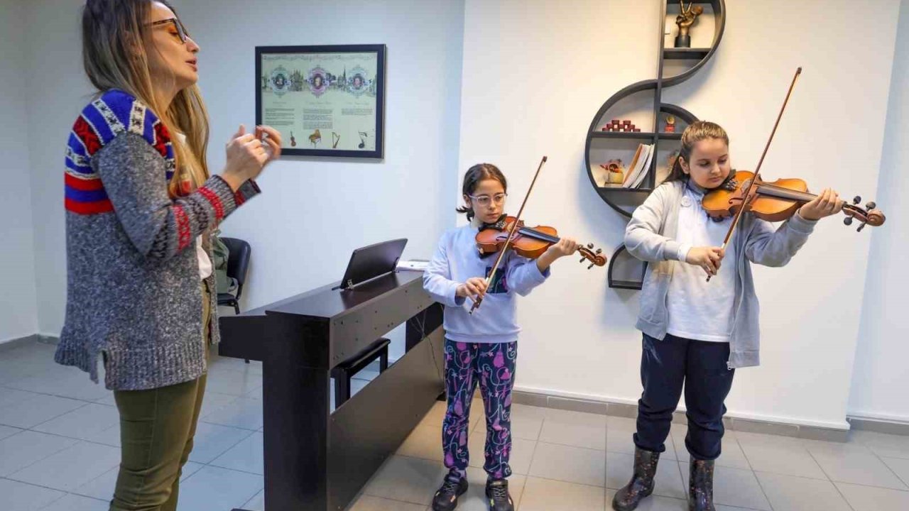 Ümraniye Müzik Akademisi eğitimlerine aralıksız devam ediyor