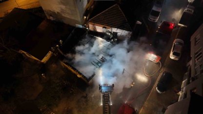 Ümraniye’de gecekondu yangını: Ev kullanılamaz hale geldi