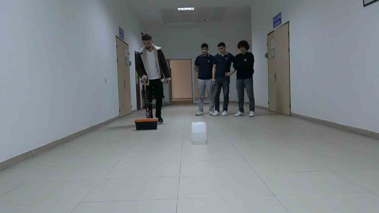 Üniversite öğrencilerinden görme engellilere teknolojik destek