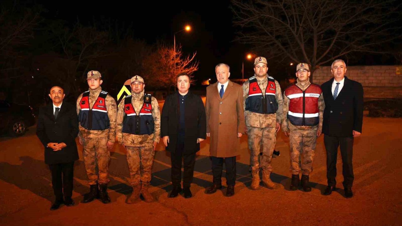 Vali Aydoğdu’dan Mehmetçiğe moral ziyareti