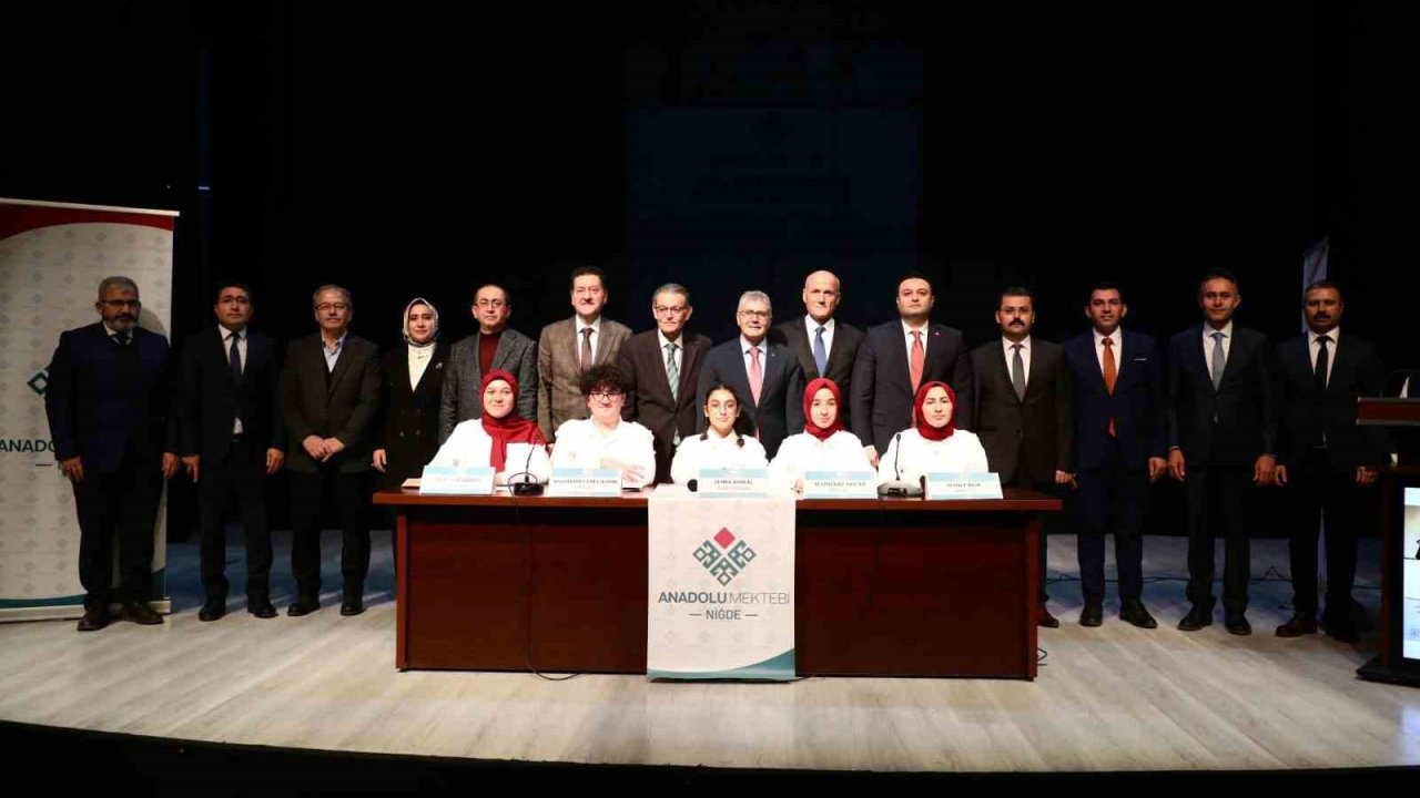 Vali Çelik: "Edebiyat yalnızca okuma alışkanlığı kazandırmaz, aynı zamanda düşünmeyi mümkün kılan güçlü bir alandır"