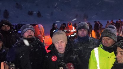 Vali Turan Ergün: "Çığ altındakileri bulmak için çalışmalar yarın sabah yeniden başlayacak"