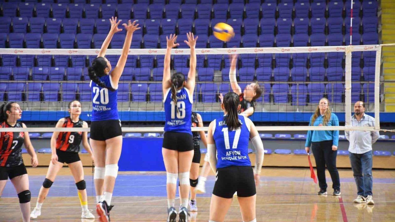 Voleybol Genç Kızlar İl Birinciliği Müsabakaları sona erdi