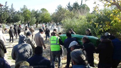 Yangında ölen 2 kardeşe acı veda: Aynı tabutla getirilip aynı kabre defnedildiler