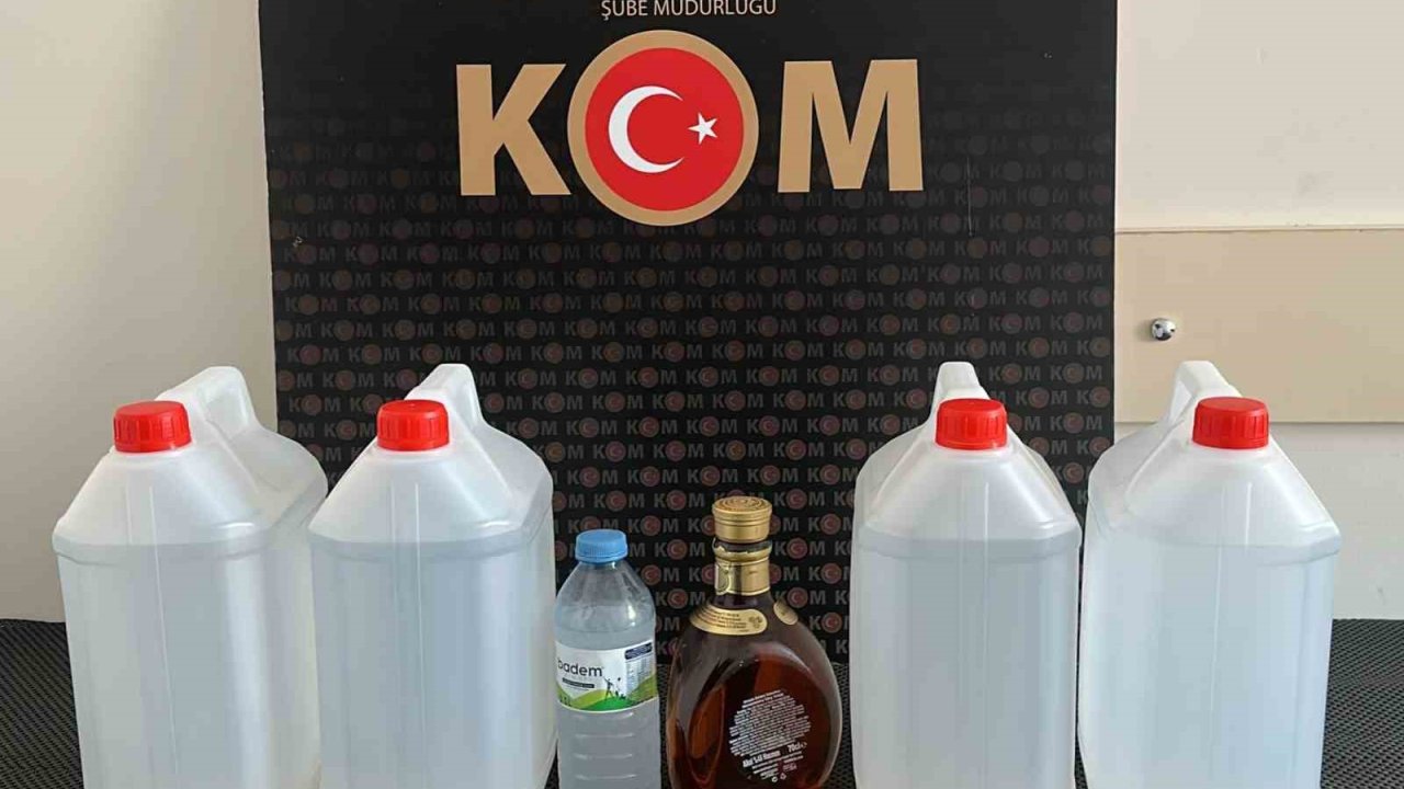 Yılbaşı öncesi kaçak alkol operasyonu: 20 litre etil alkol ele geçirildi