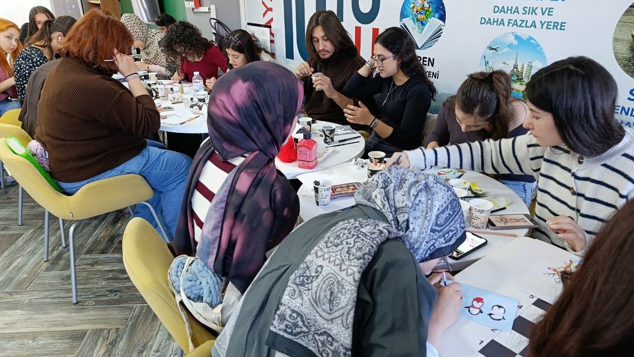 Yılın son resim atölyesi renkli anlara sahne oldu