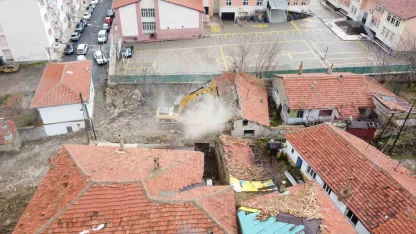 Yozgat’ta metruk binalar yıkılıyor, kentin çehresi değişiyor
