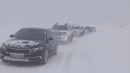 Yüksekova’da tipi ve fırtına nedeniyle 50 araç mahsur kaldı